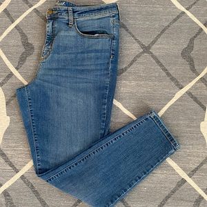 Universal Thread Medium Wash High Rise Skinny Jeans